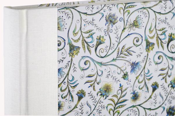 Helles Fotoalbum, zarte Blumenranken. handgemscht